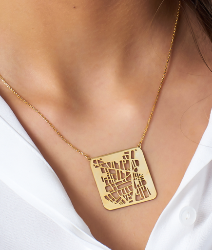 Oya Kişiye Özel Kalın Çerçeveli Harita Kolye